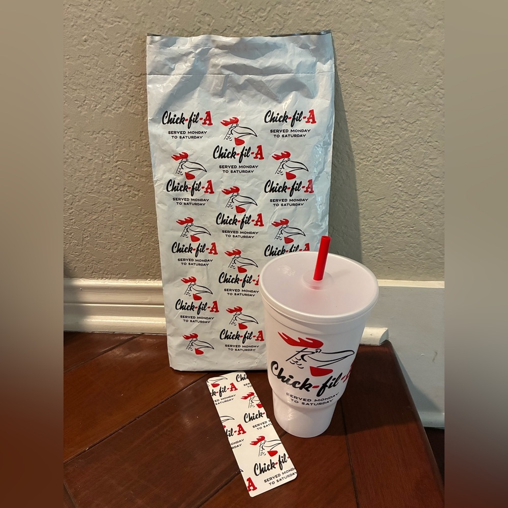 Chick-fil-A “Doodles” collectible plastic souvenir cup! Brand new, never used.